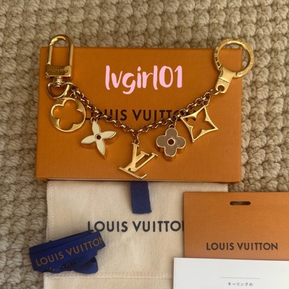 🎃💯Authentic Louis Vuitton Fleur De Monogram Bag Charm - Picture 1 of 8